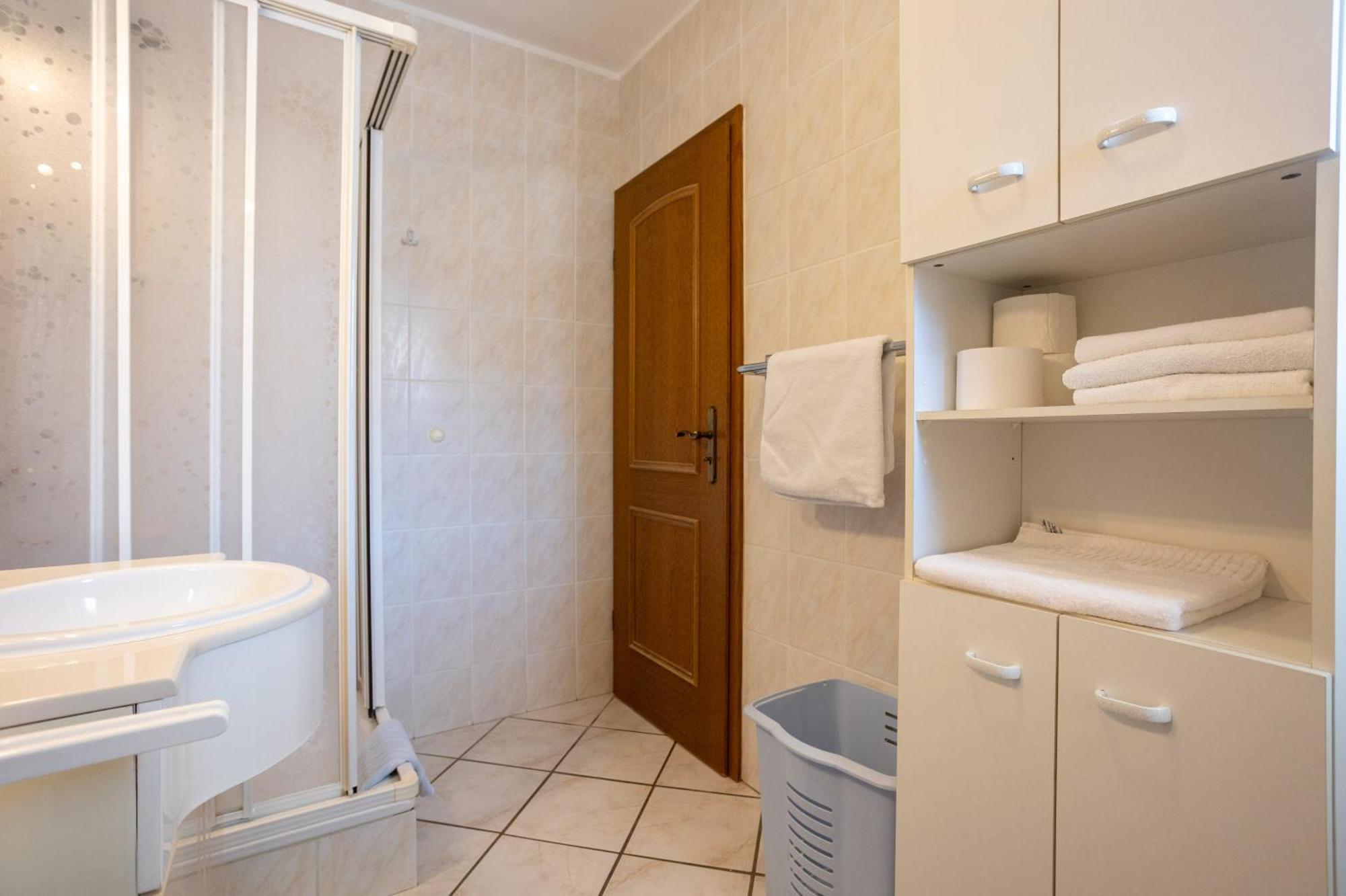 Villa Marina Okrug Gornji Room photo