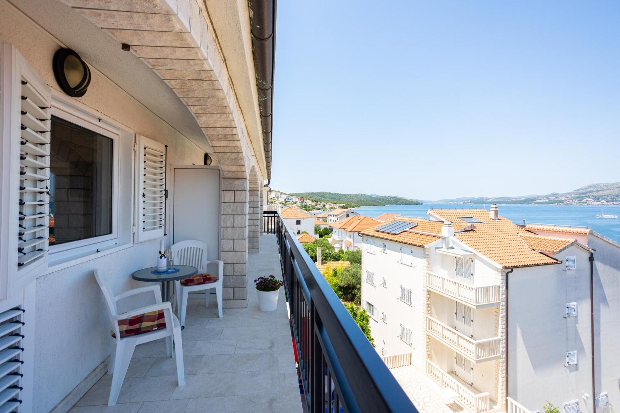 Villa Marina Okrug Gornji Room photo